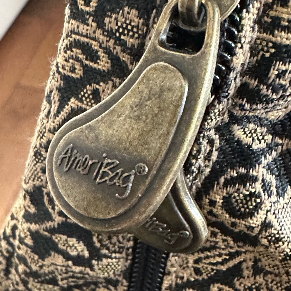 Ameribag Paisley Tapestry Sling Bag - Picture 6 of 6